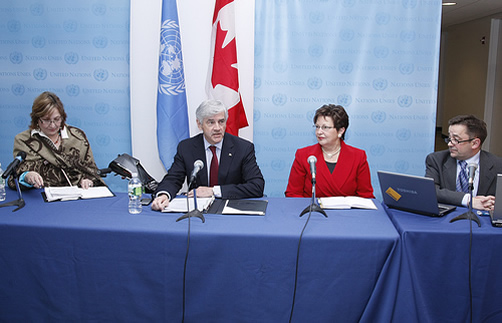 Traci Walters, Hon. Lawrence Cannon, Bendina Miller et Steve Estey